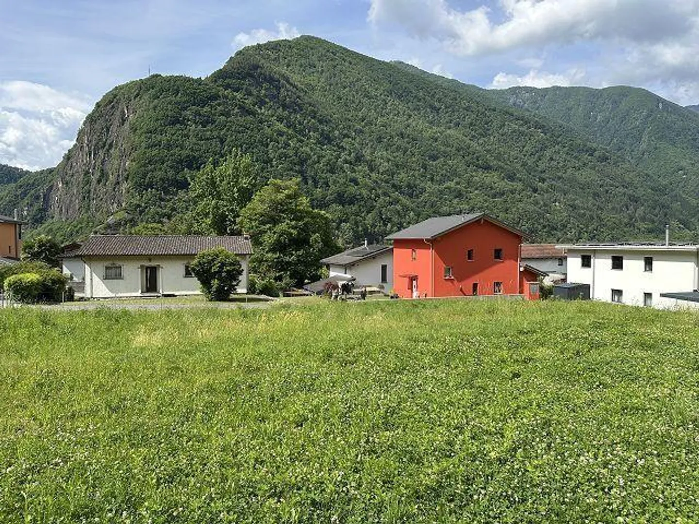 Building plot of 1353 m2 with construction project for 4 villas - Photo 7 of 12