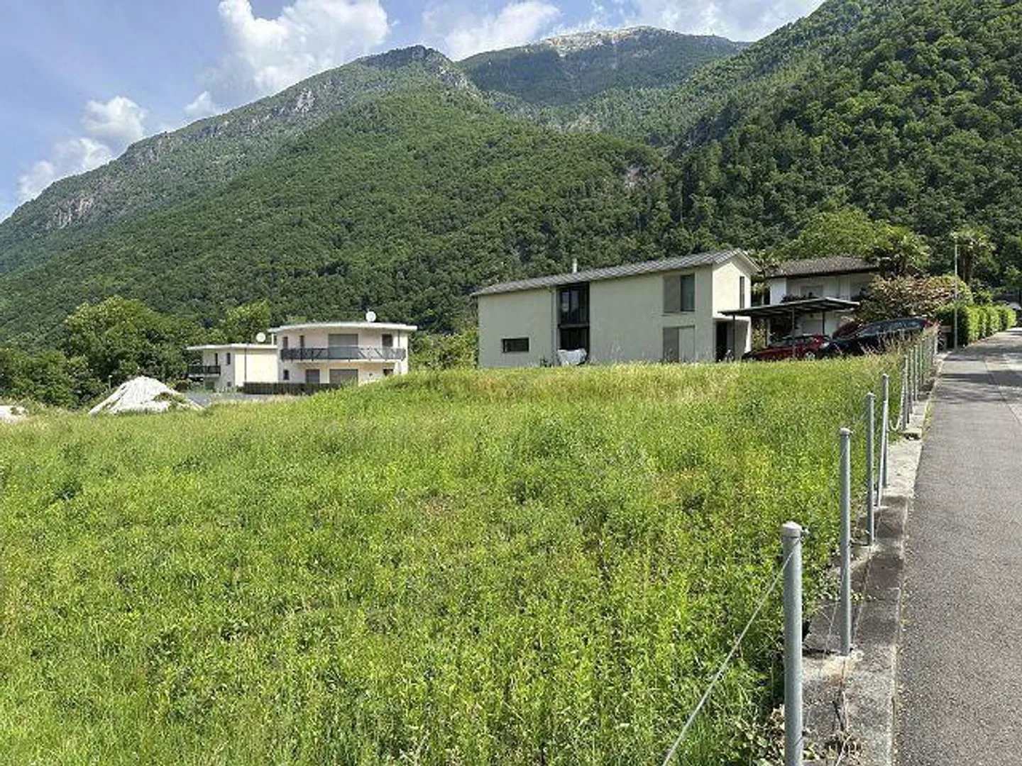 Building plot of 1353 m2 with construction project for 4 villas - Photo 8 of 12