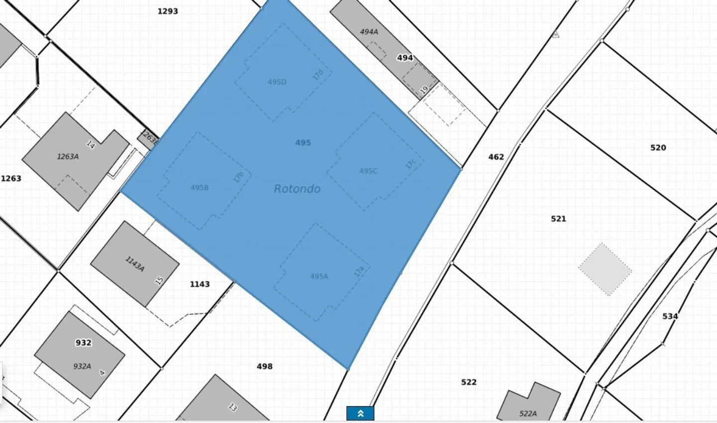 Building plot of 1353 m2 with construction project for 4 villas - Photo 11 of 12