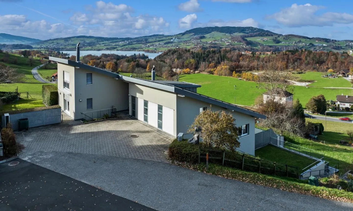 Le luxe discret à La Roche: Villa d’Exception avec Vue Panoramique - Photo 1 sur 11