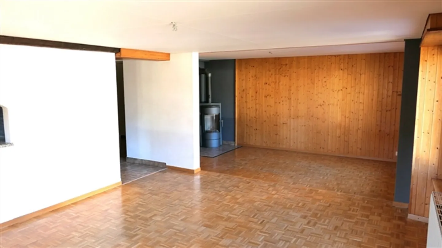 6.5 Room Maisonette Apartment in the Center of Couvet - Photo 1 of 6