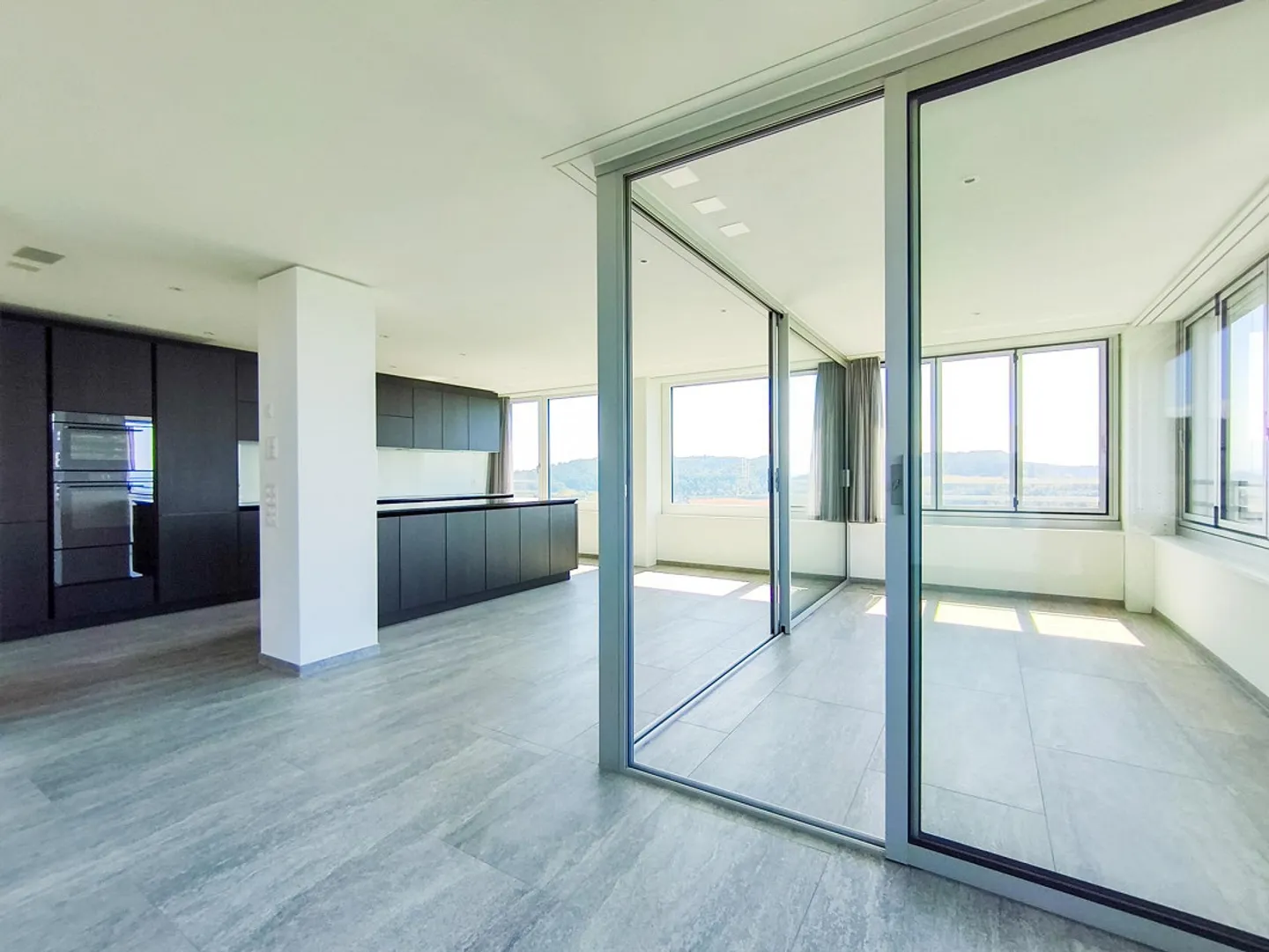 Esclusivo! Unico! 3,5 stanze! 132 m2! 23° piano! Rhyfalltower!!! - Foto 4 di 13