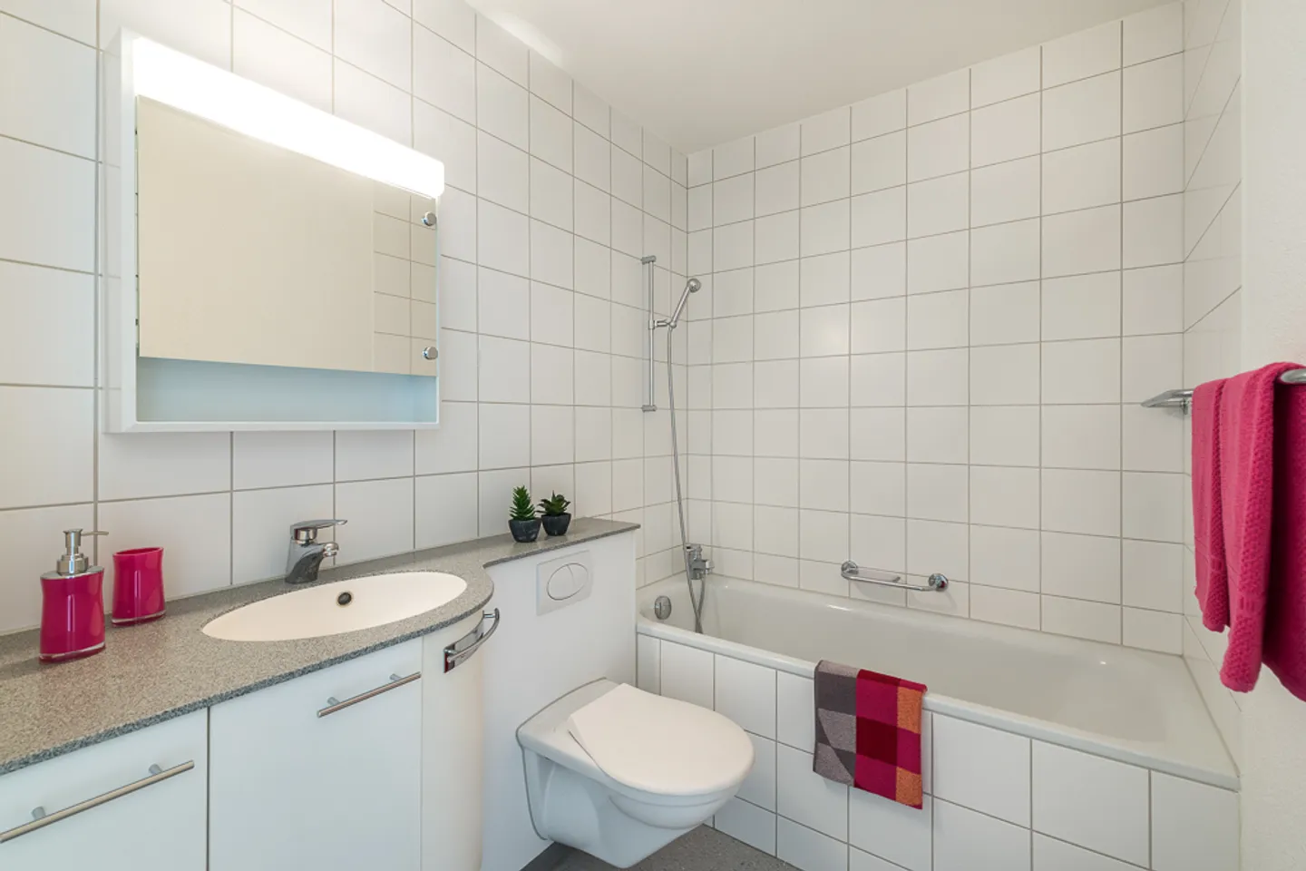 Familienfreundliche Wohnung mit idealen Verkehrsanbindungen sucht Sie. - Foto 6 di 7