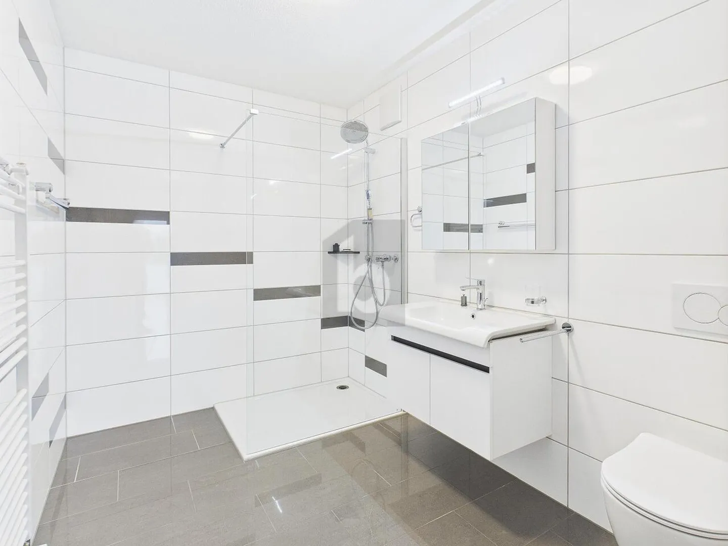 CONFORTABLE, MODERNE & CALME - Photo 4 sur 6
