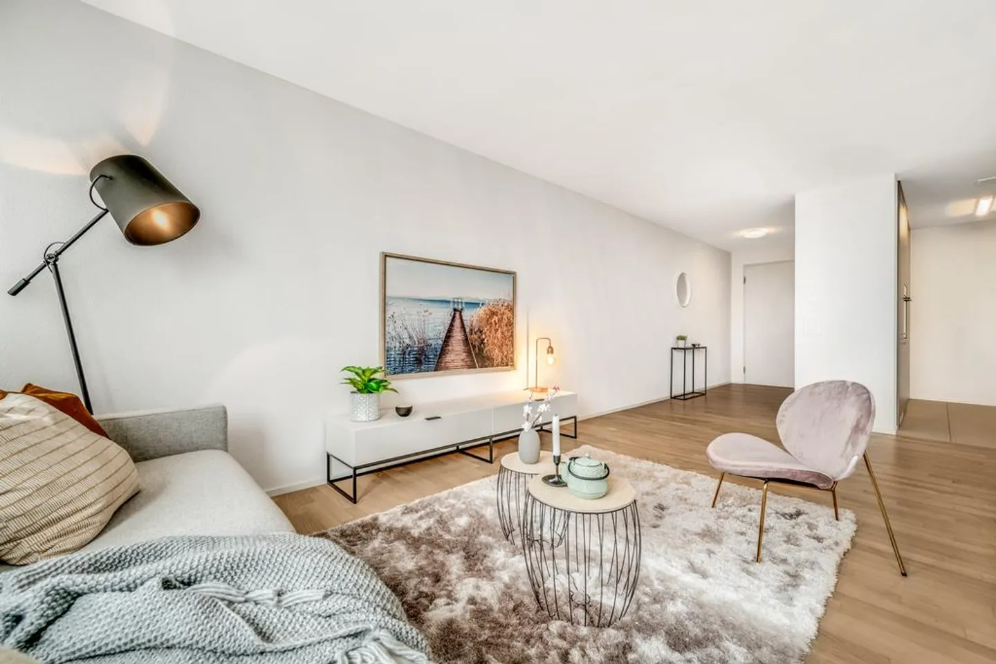 Stilvolles Wohnen über Kriens - Foto 1 von 10