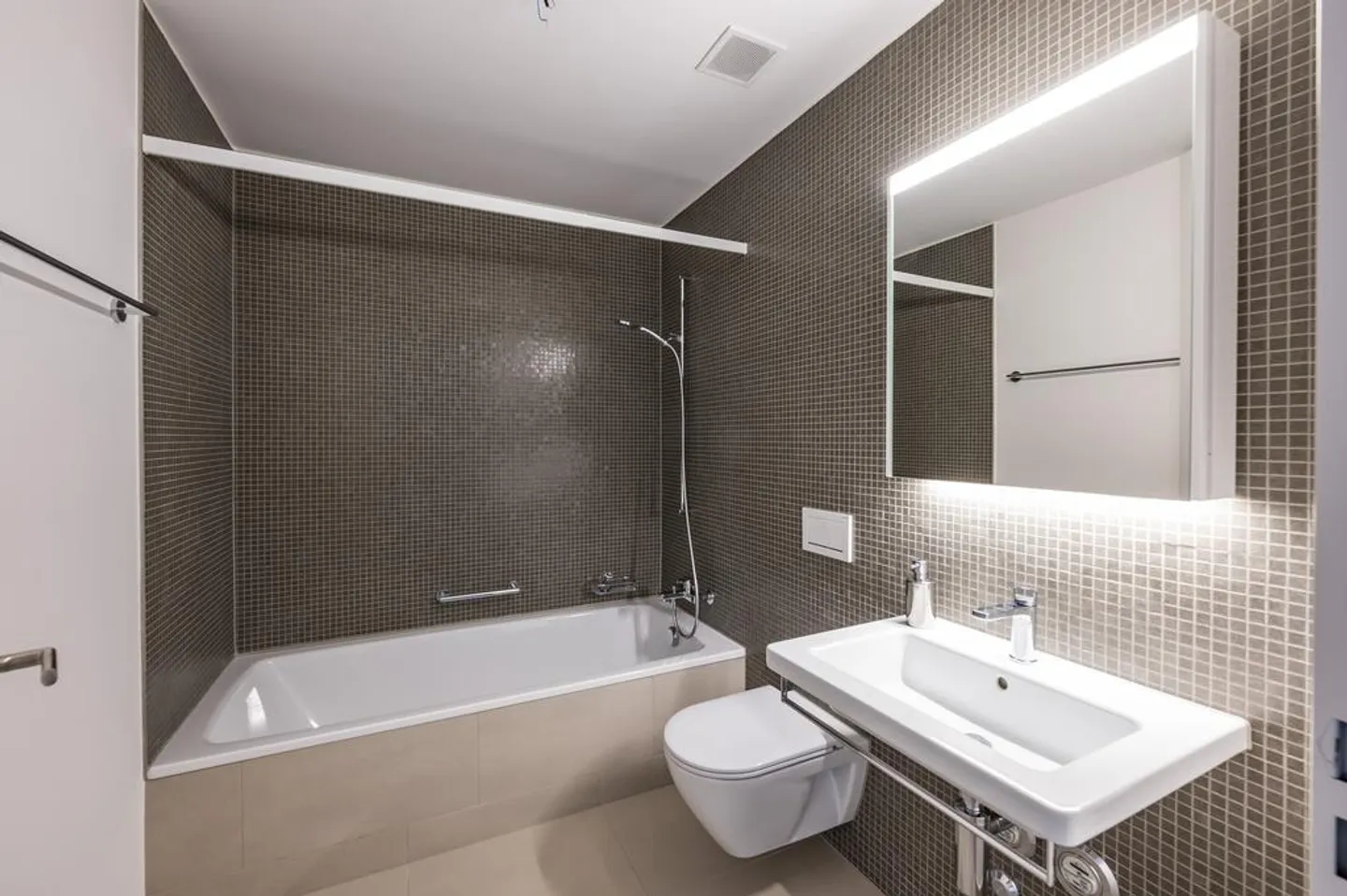 Stilvolles Wohnen über Kriens - Foto 6 von 10