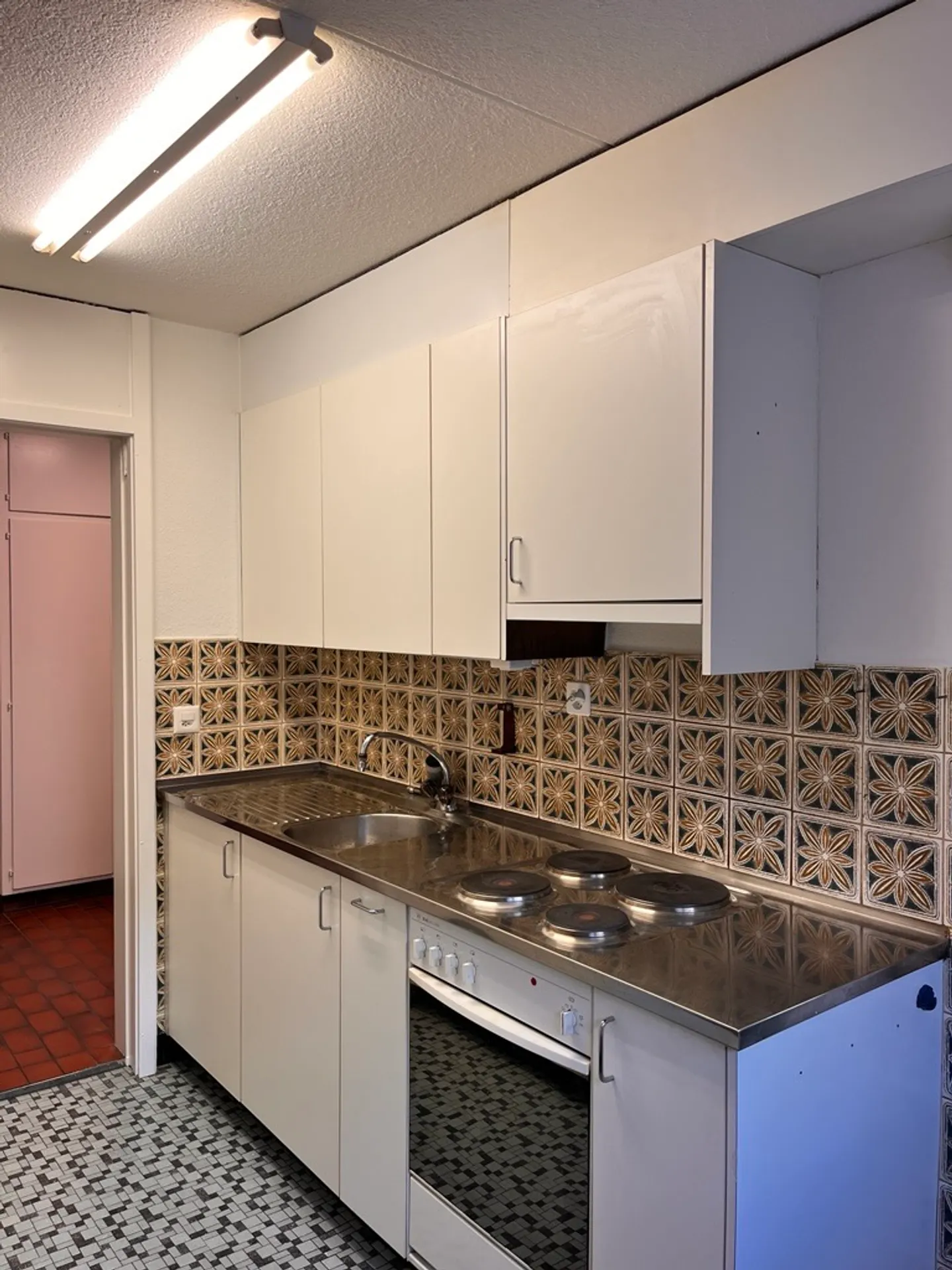 Bright 4-room apartment - Photo 3 of 11