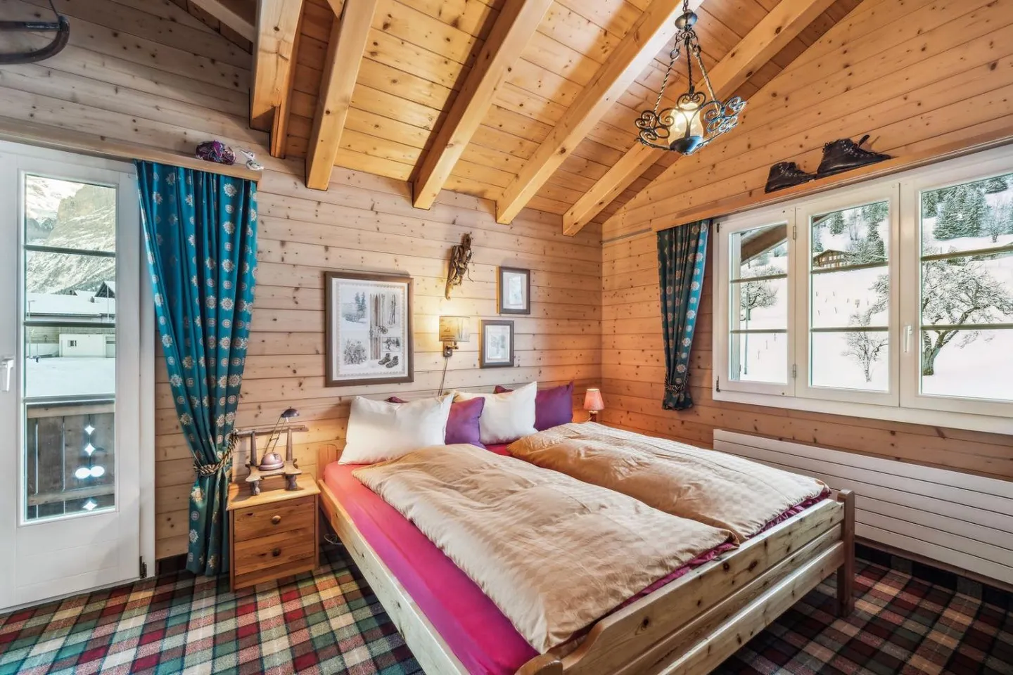 Magnificent luxury chalet with panoramic mountain views - Photo 8 of 8