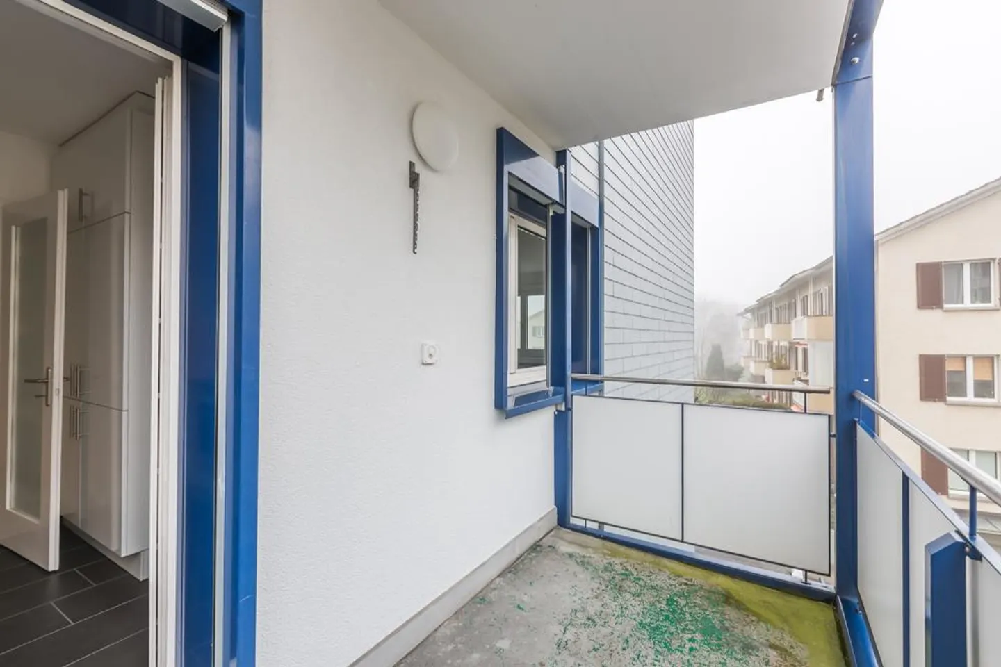 Modernes Apartment mit Balkon - Foto 8 von 9