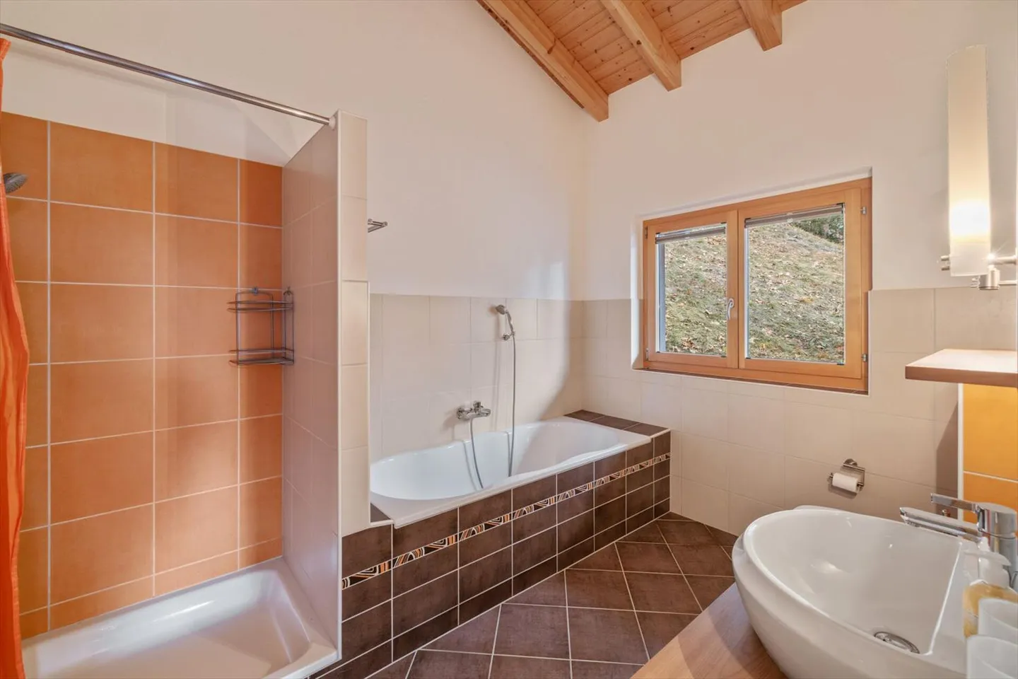 Magnifico chalet in una zona tranquilla con vista spettacolare - Foto 11 di 13