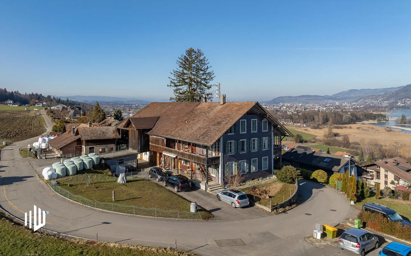 ImmoWyss - Ferme dans un emplacement privilégié avec une vue fantastique - Photo 1 sur 5
