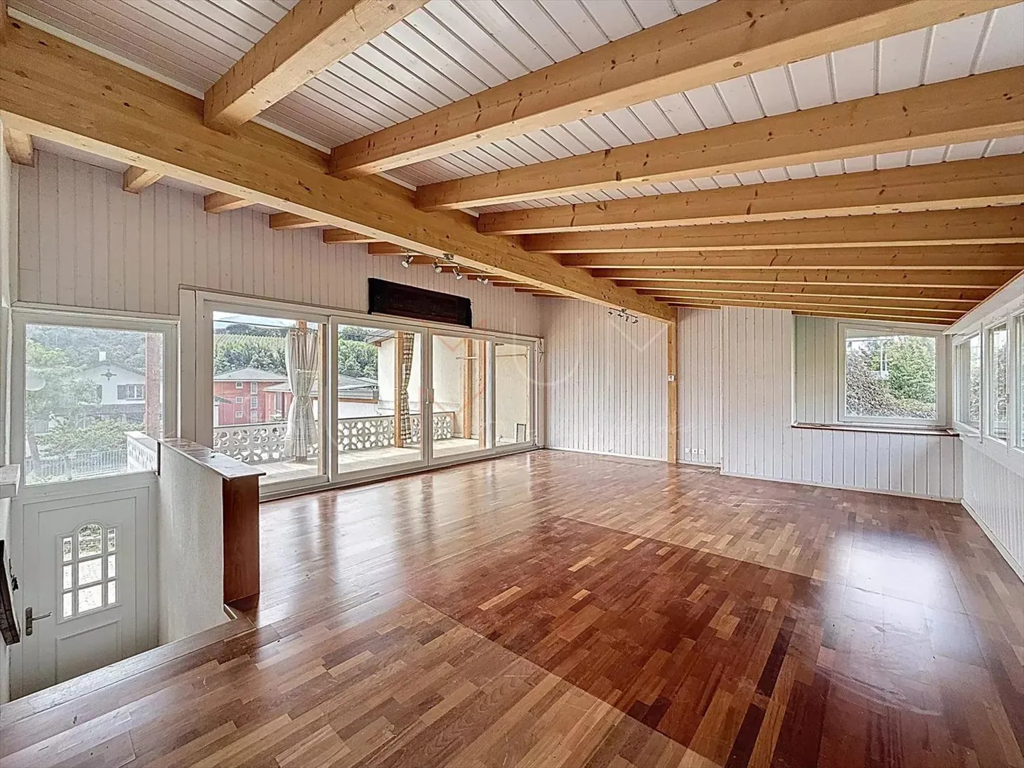 Family house with garden and great renovation potential - Photo 3 of 13