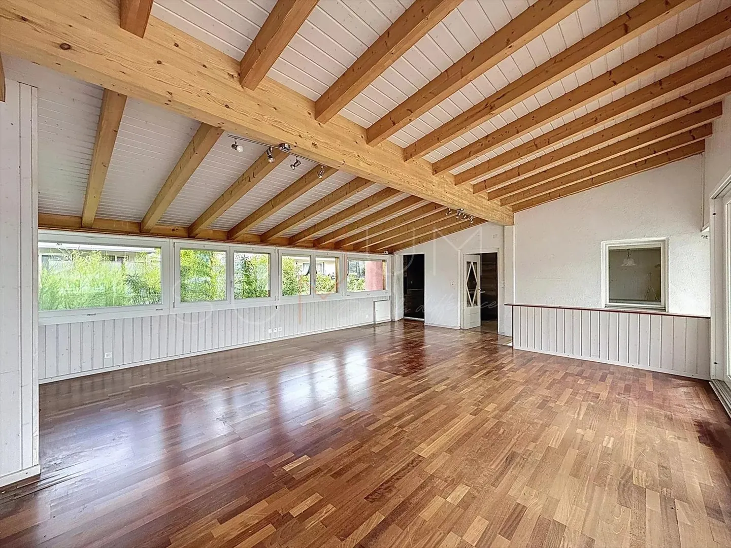 Family house with garden and great renovation potential - Photo 4 of 13