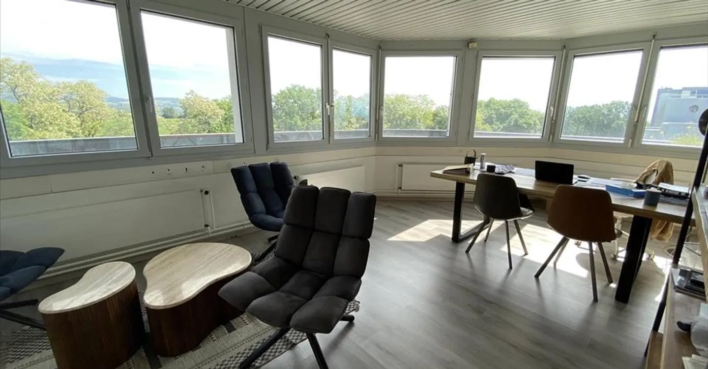 Office space for rent - Photo 1 of 5