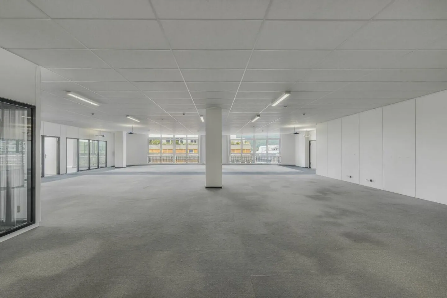Bright, fitted office space - Photo 5 of 6