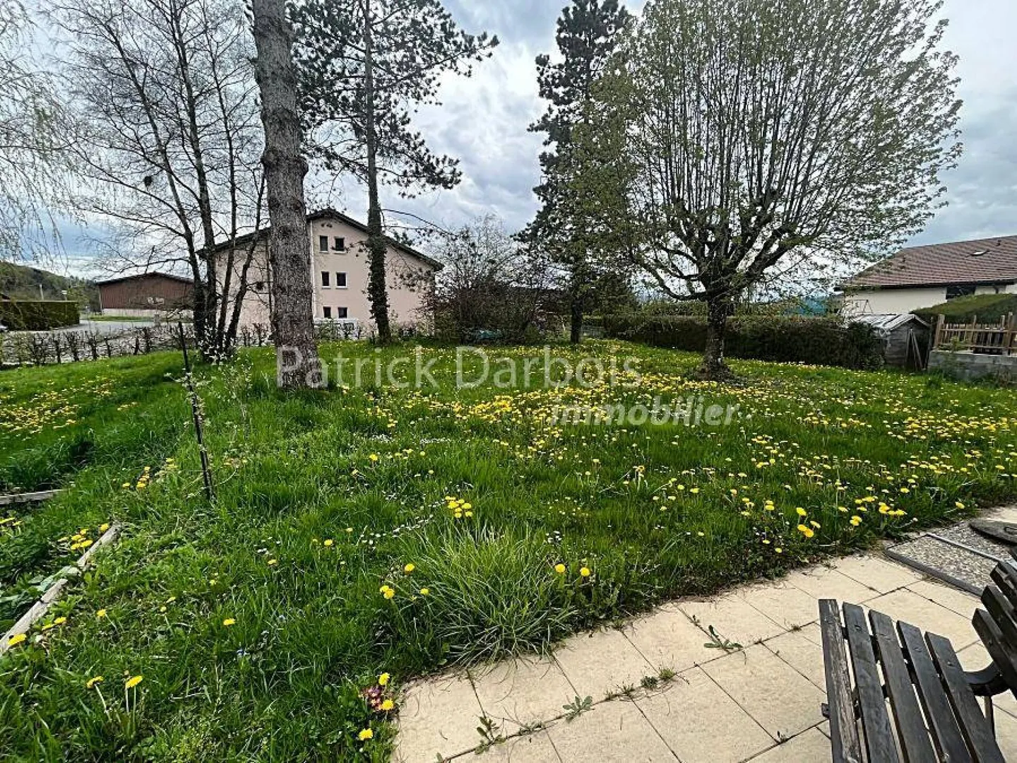 Renovated Building with Gardens - Photo 5 of 18