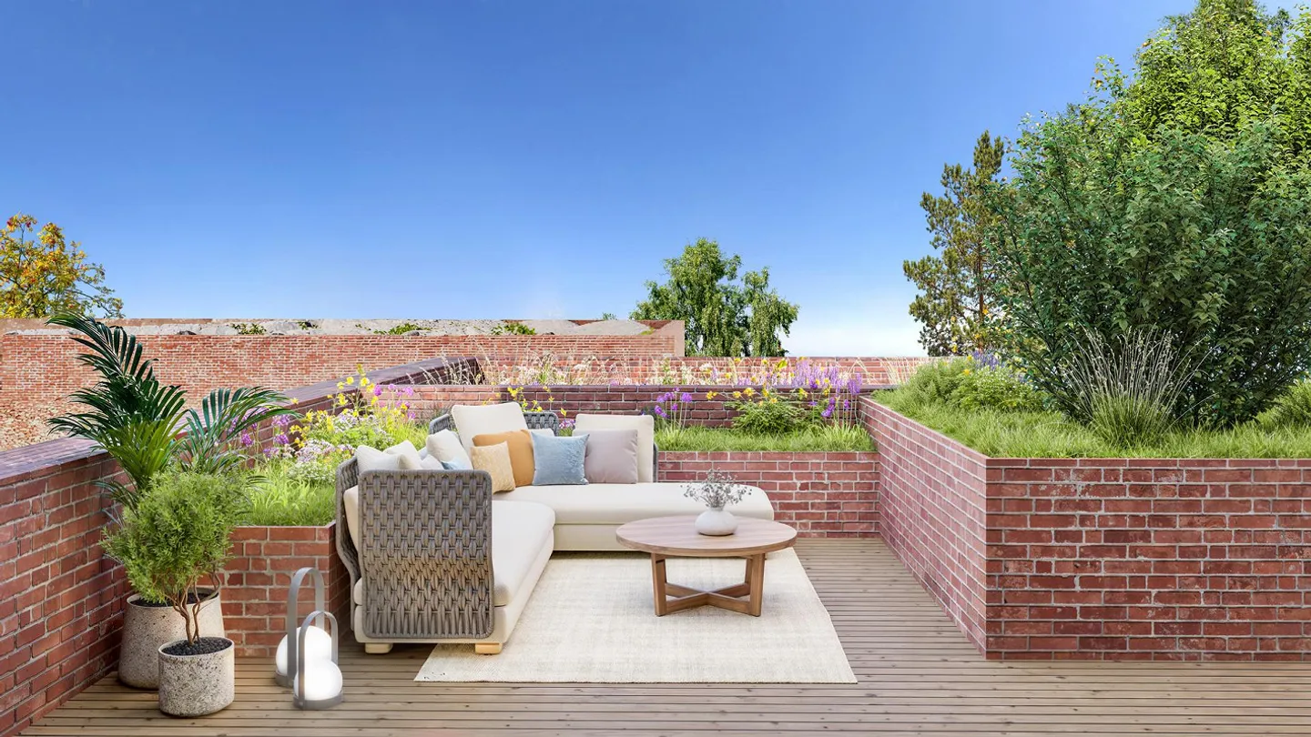 Luxury Attic Apartment by Lake - Photo 9 of 13