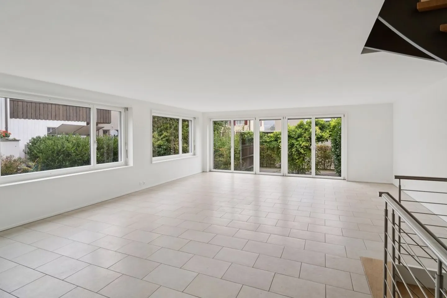 Wonderful 4.5-room maisonette apartment with private garden - Photo 2 of 12