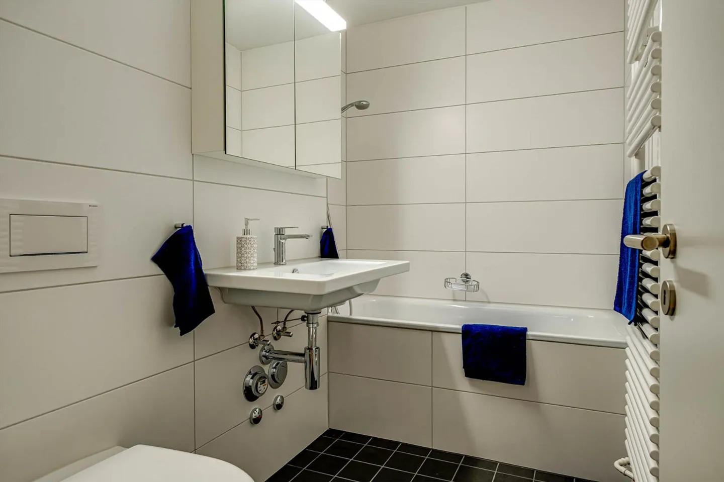 Modernes Apartment mit Balkon - Foto 6 von 11