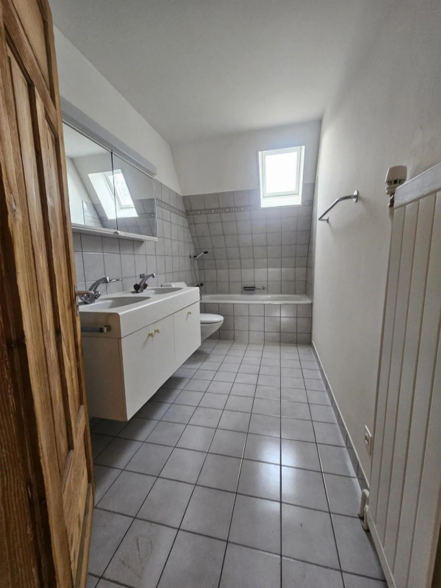 Charmant appartement 4 pièces - Photo 3 sur 10