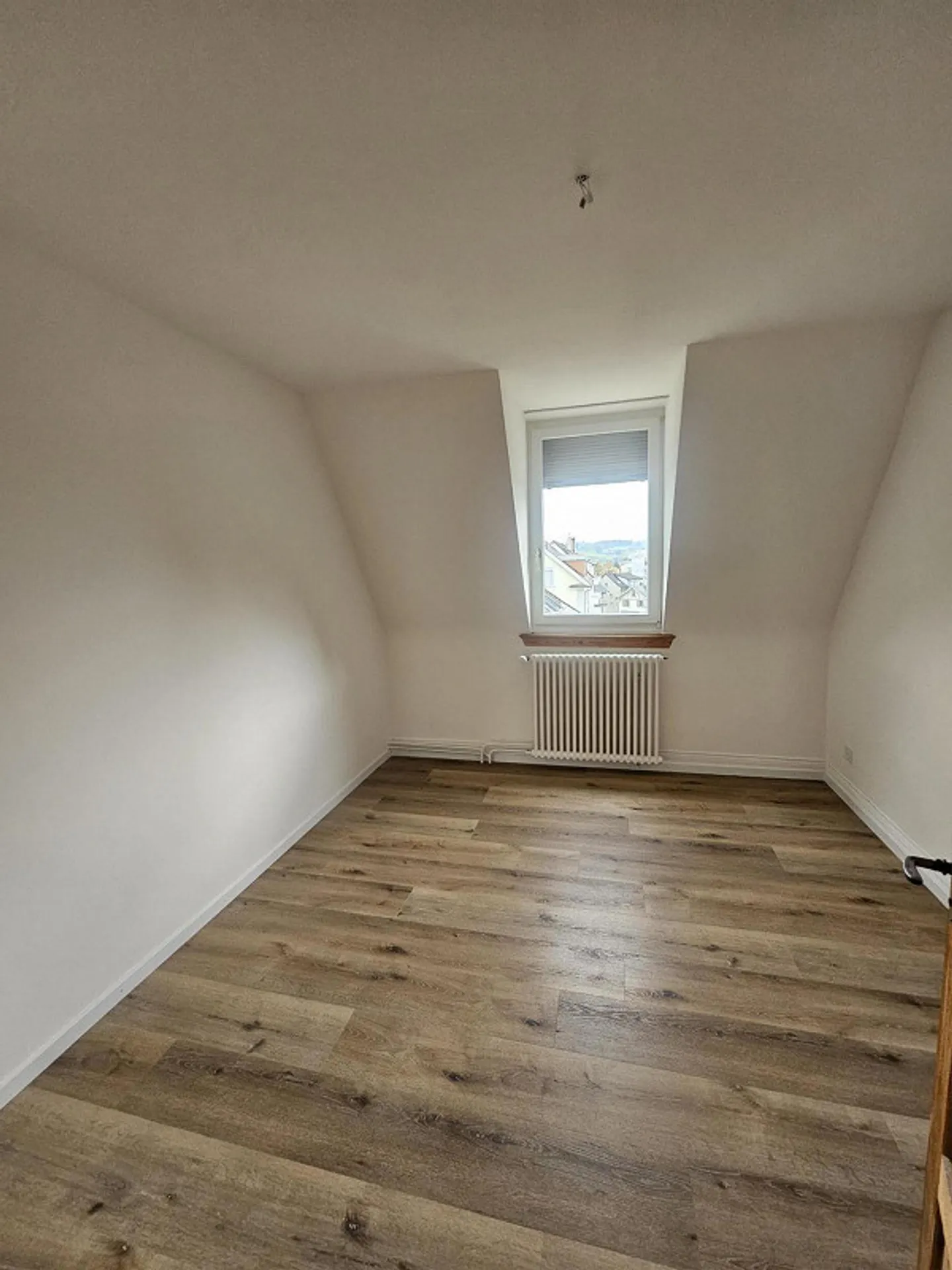 Charmant appartement 4 pièces - Photo 4 sur 10