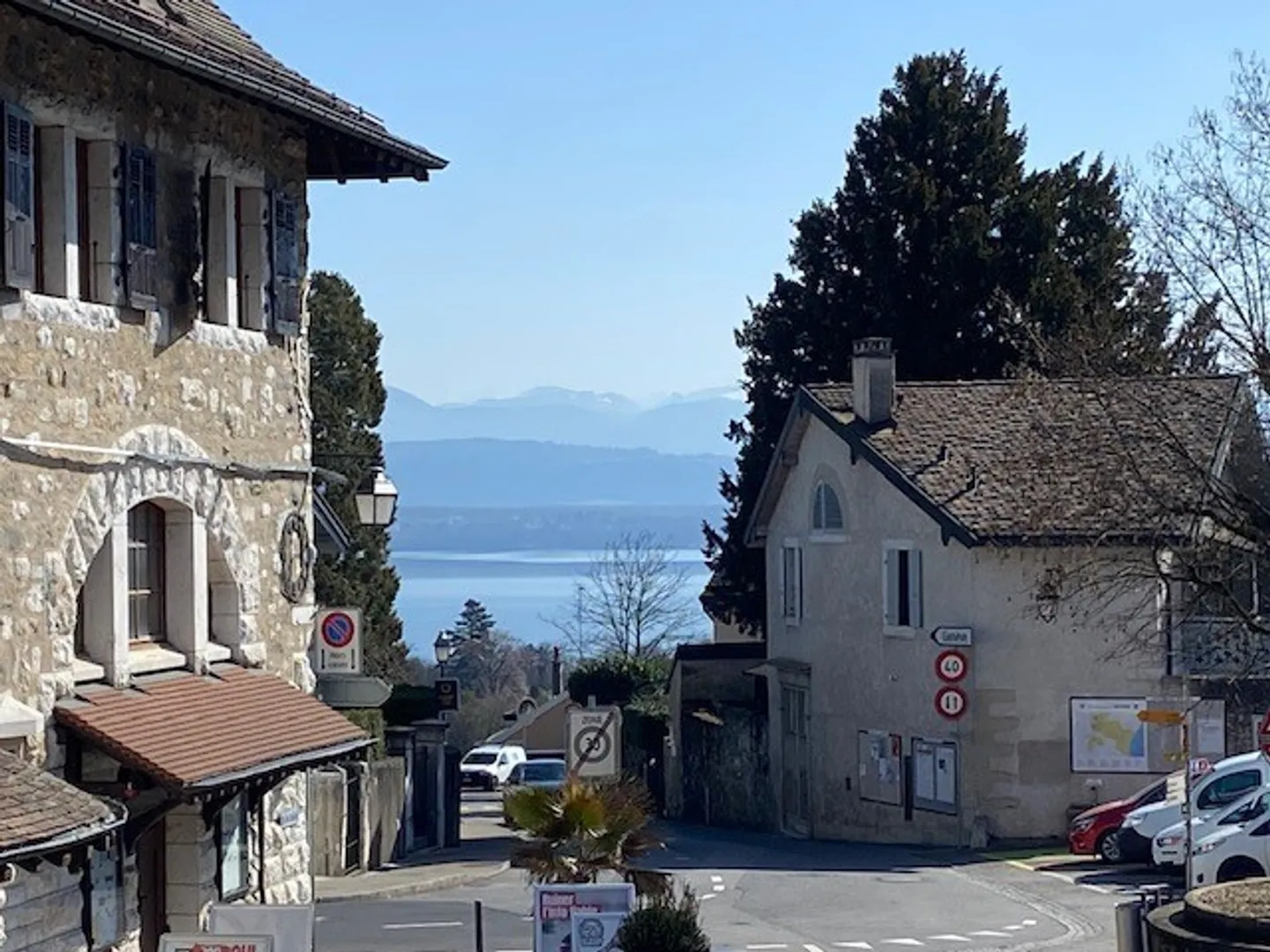 Magnifico appartamento di 5 stanze con giardino privato e vista sul lago - Foto 1 di 10