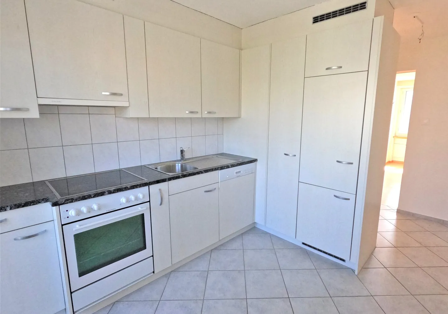 Votre nouveau chez-vous vous attend à Gossau ! - Photo 3 sur 9