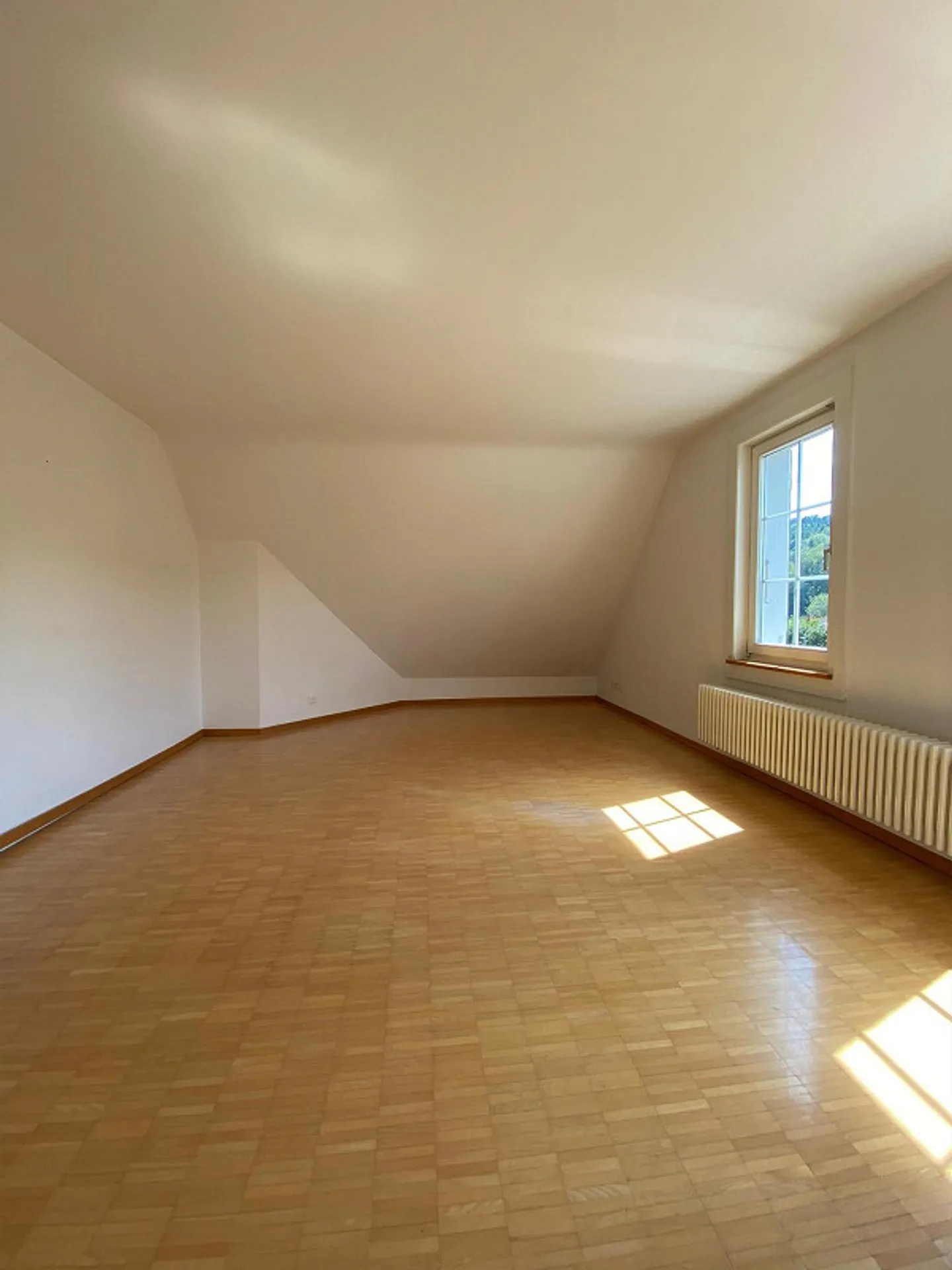 Charming 4-room old apartment with balcony and beautiful view in Thalwil - Photo 10 of 10