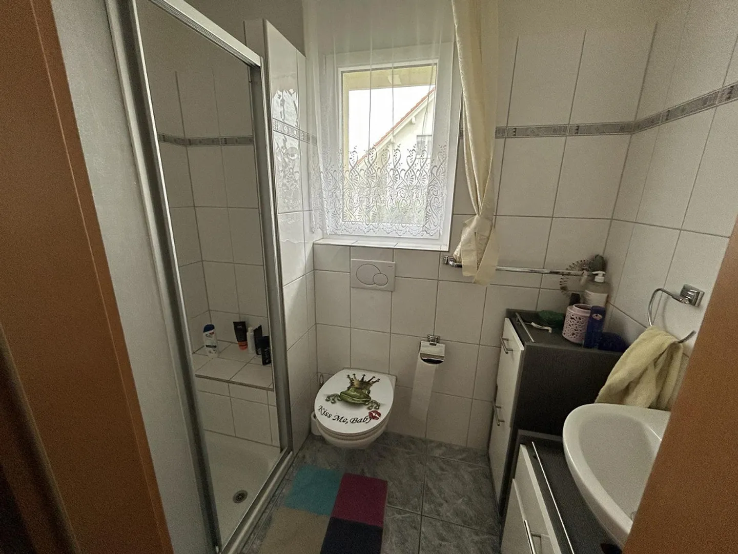 Spacious Single-Family Home with Garden in a Quiet Location - Photo 3 of 13