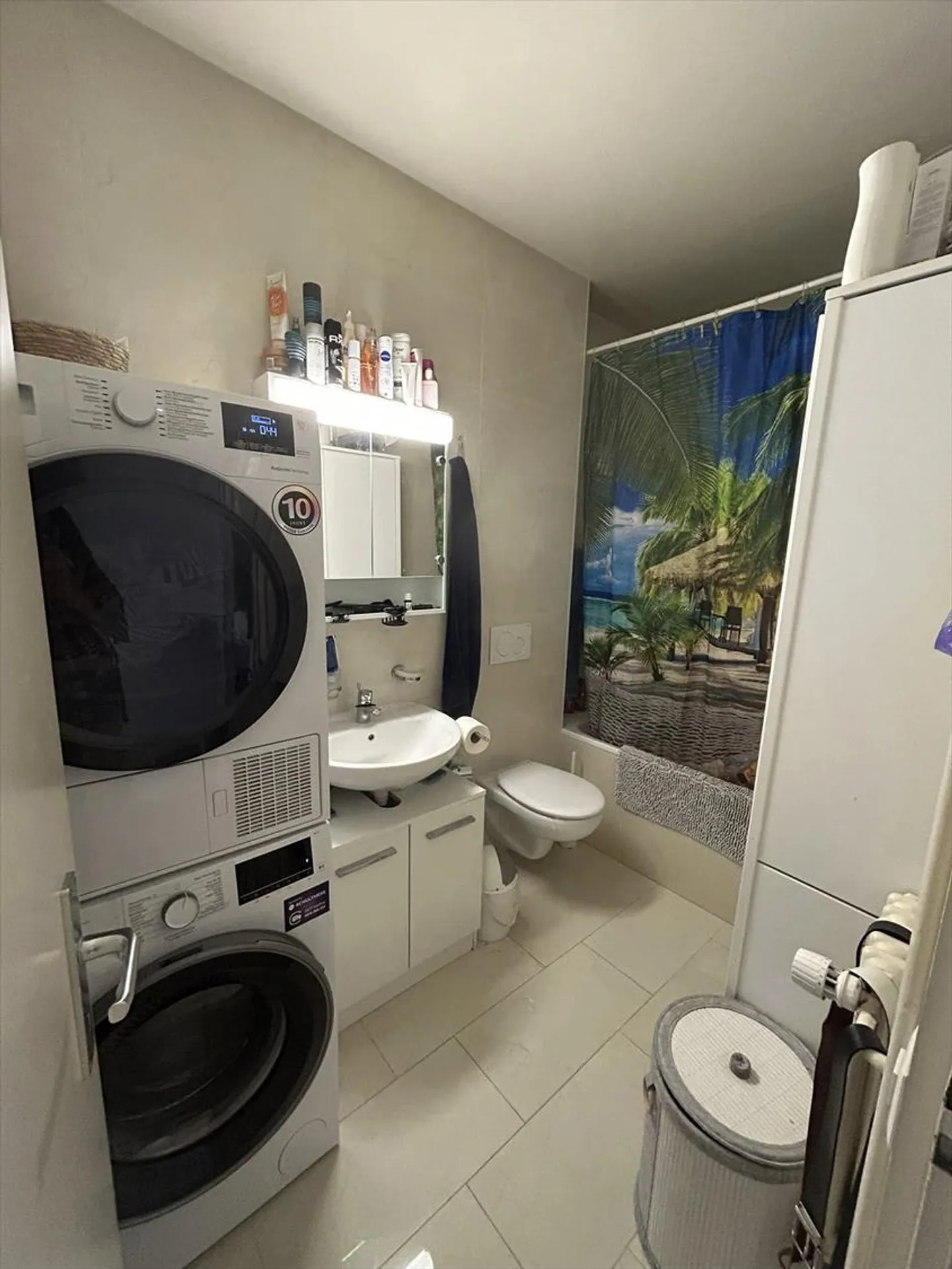 Apartment - Photo 12 of 13