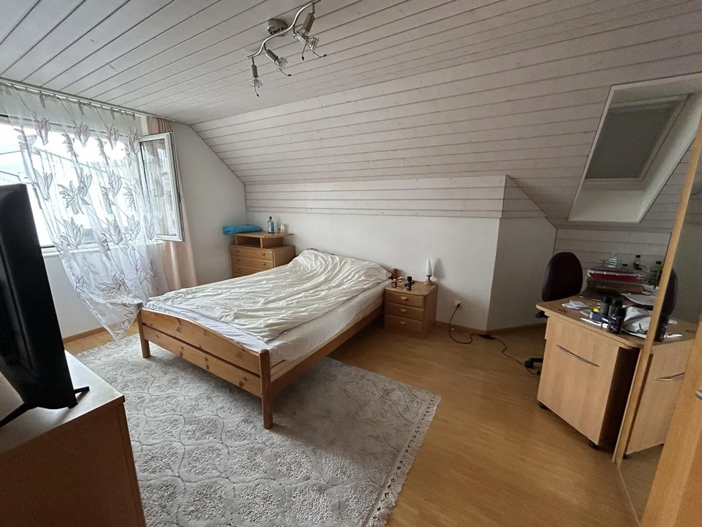 Spacious Single-Family Home with Garden in a Quiet Location - Photo 4 of 13