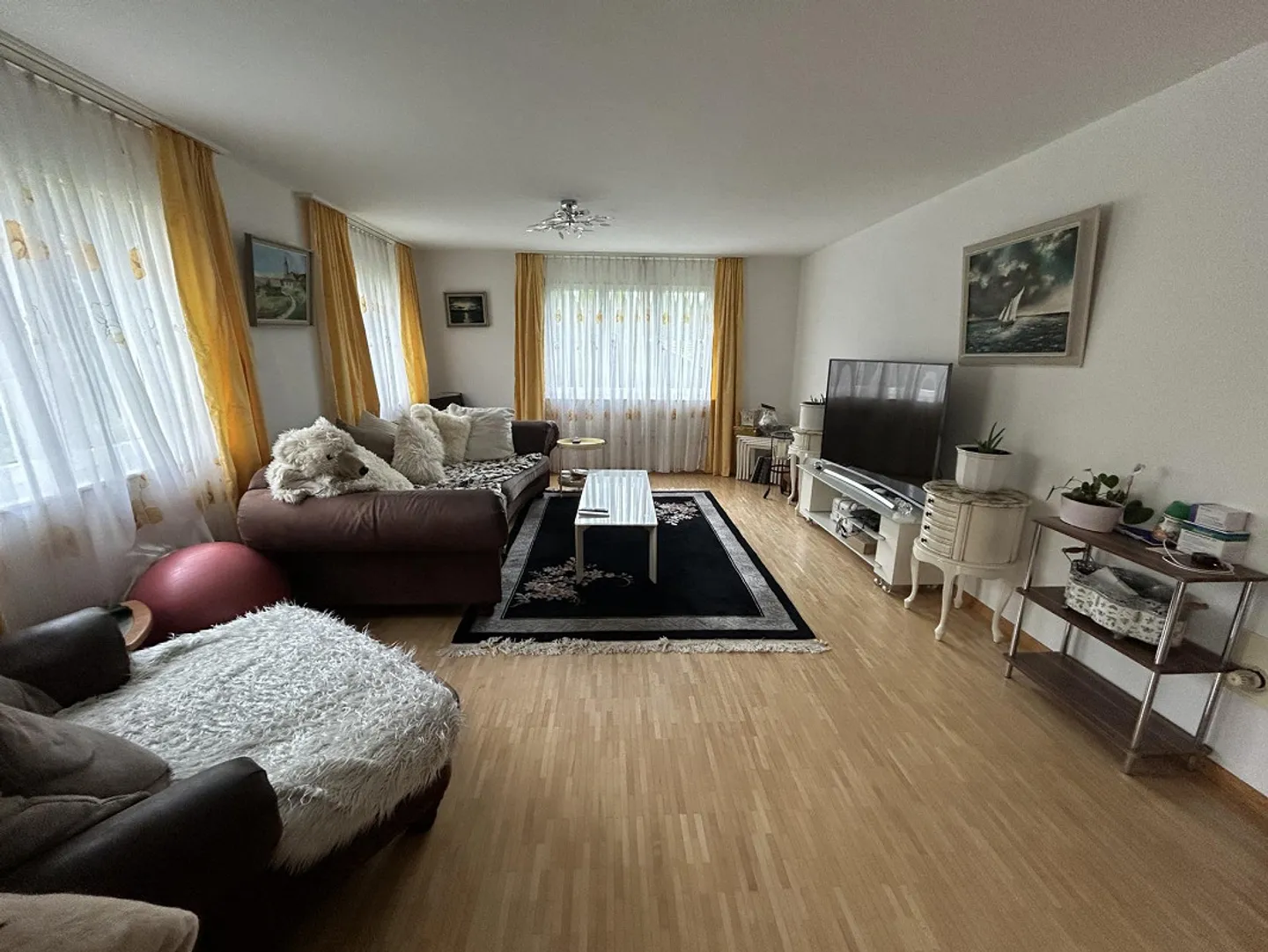 Spacious Single-Family Home with Garden in a Quiet Location - Photo 8 of 13