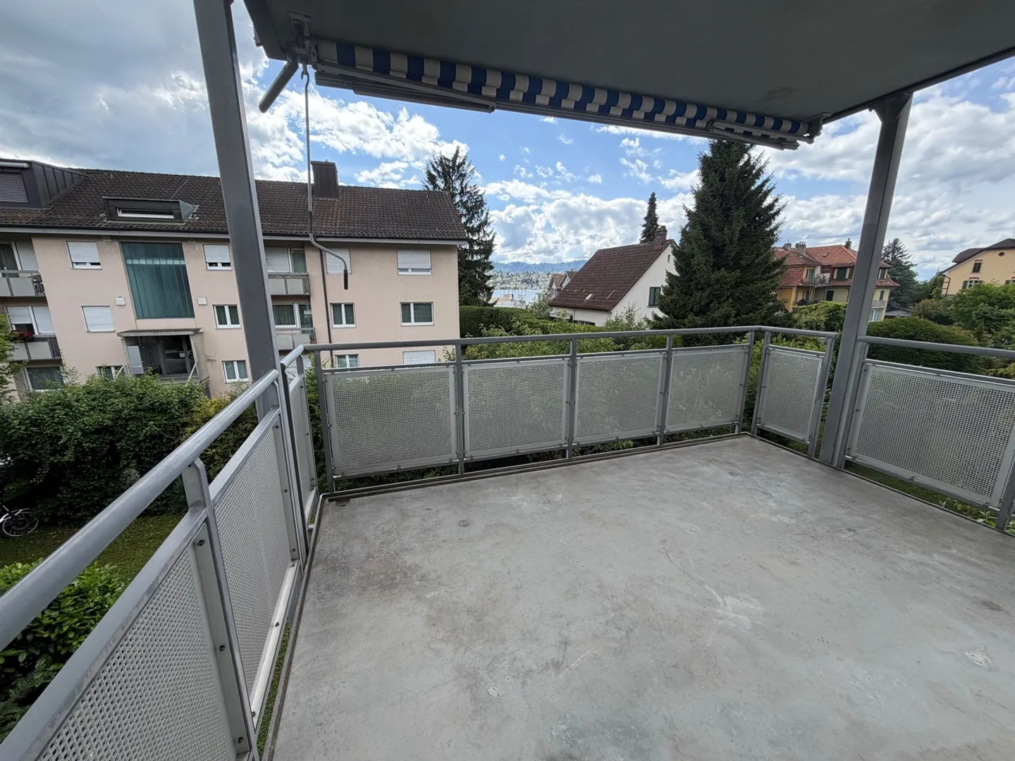 Appartement rénové avec balcon - Photo 6 sur 7