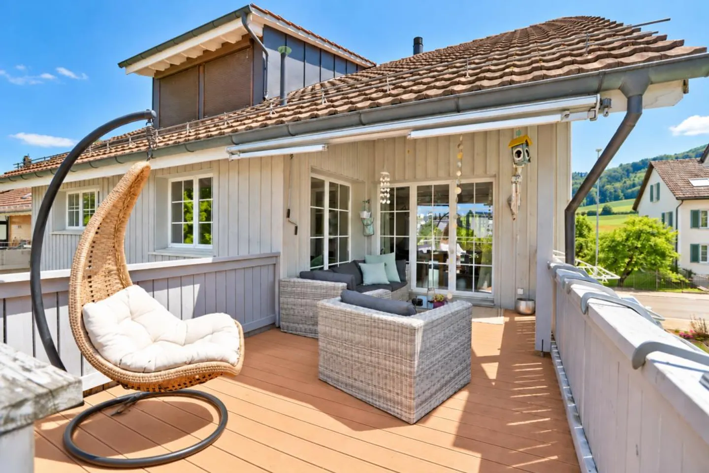 Elegante casa unifamiliare di 5,5 stanze con ampia offerta di parcheggio per veicoli - Foto 8 di 16