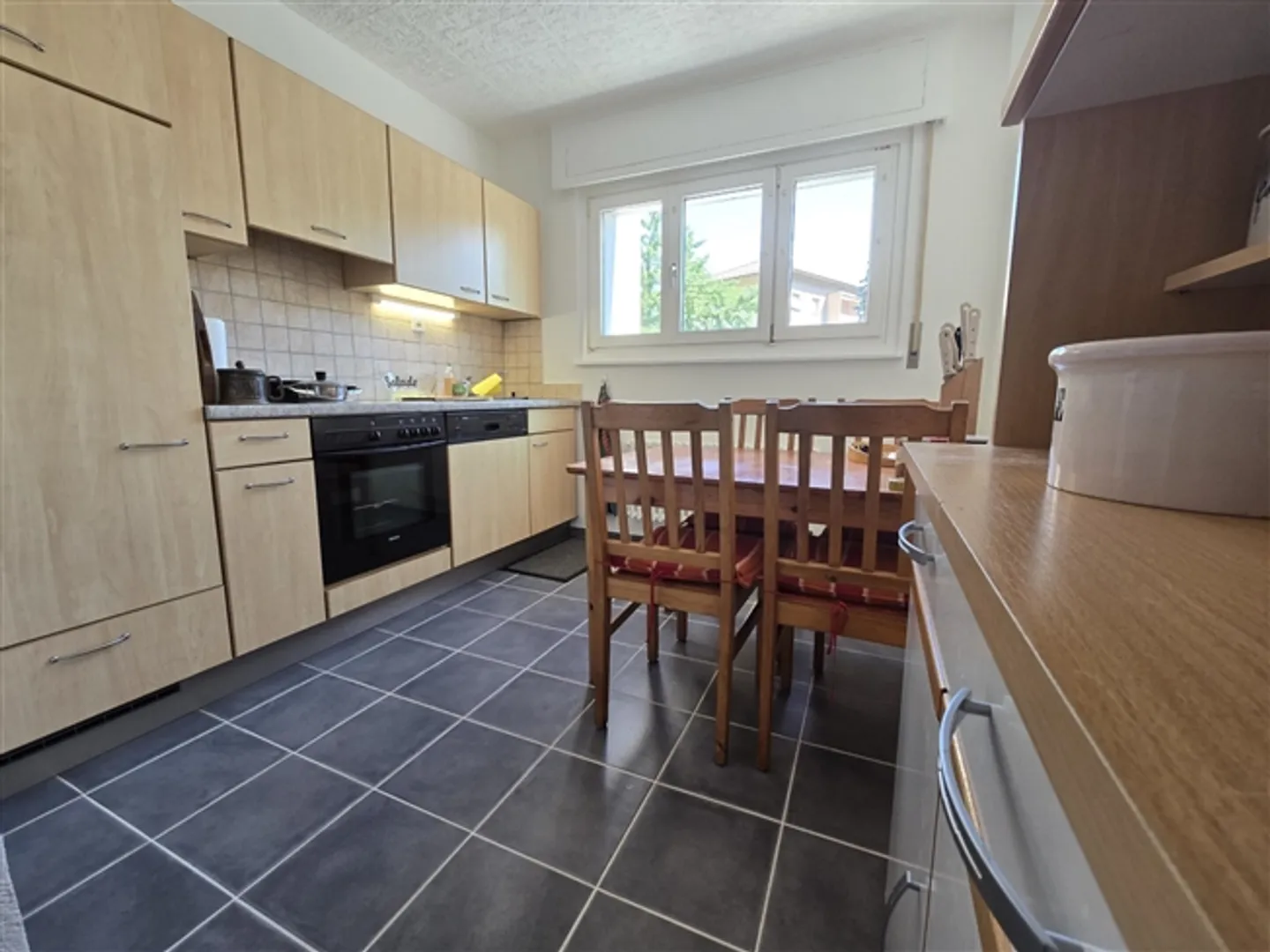 Martigny – 3.5 Room Apartment - Garage Box in Life Annuity - Photo 6 of 8