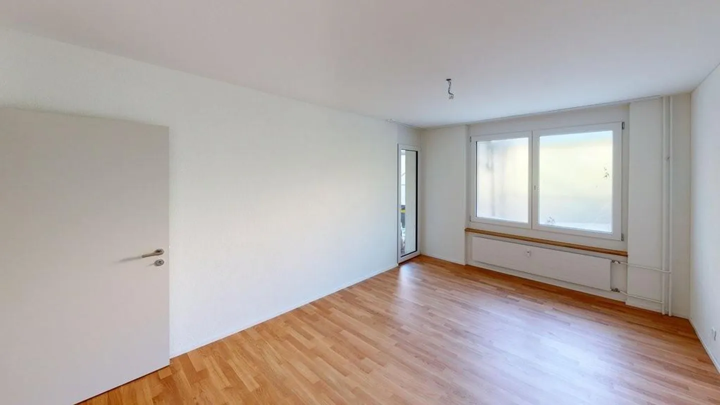 Proximity to the center of Zurich-Oerlikon - Photo 3 of 5