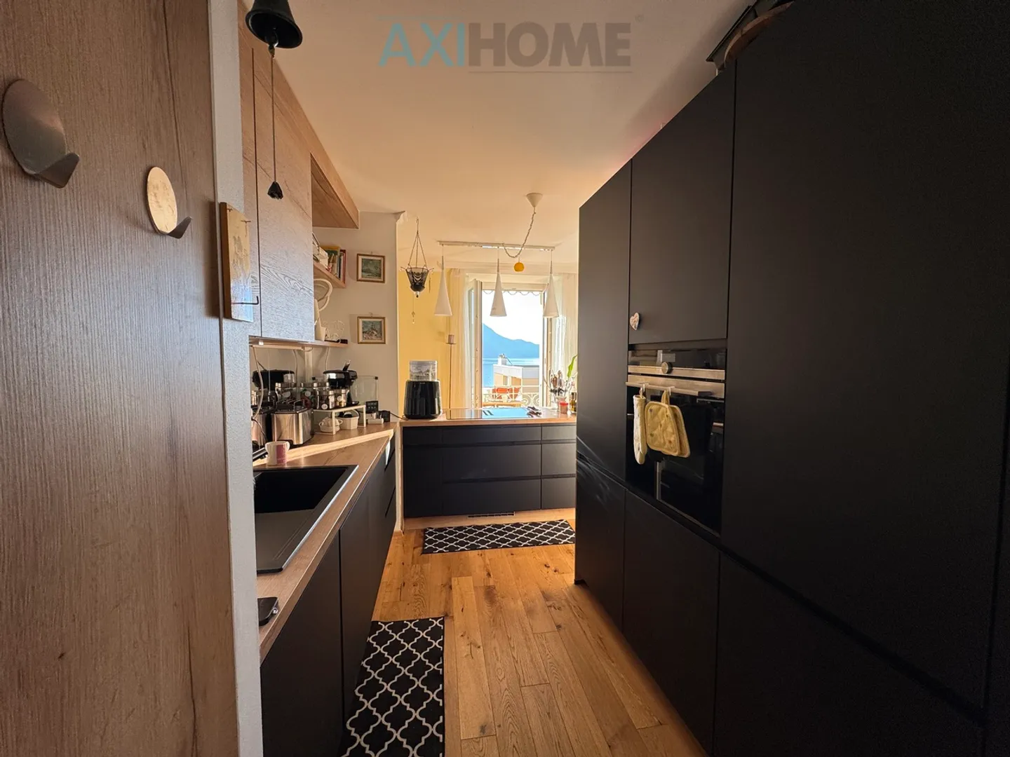 Esclusivo, a soli due passi dal lago con vista straordinaria - Foto 9 di 13