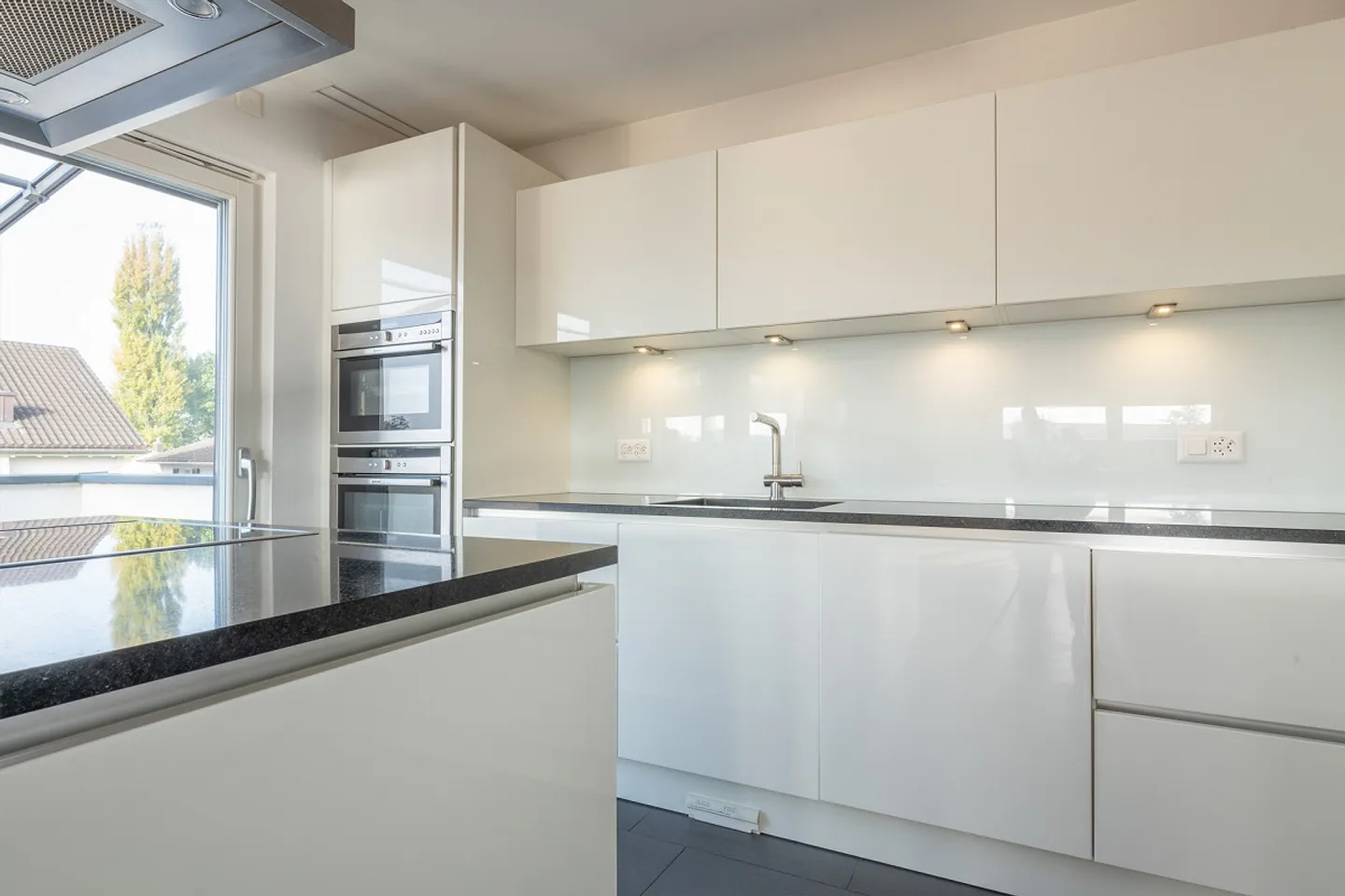 Appartamento duplex da 5,5 stanze da sogno con comfort abitativo lussuoso - Foto 3 di 12