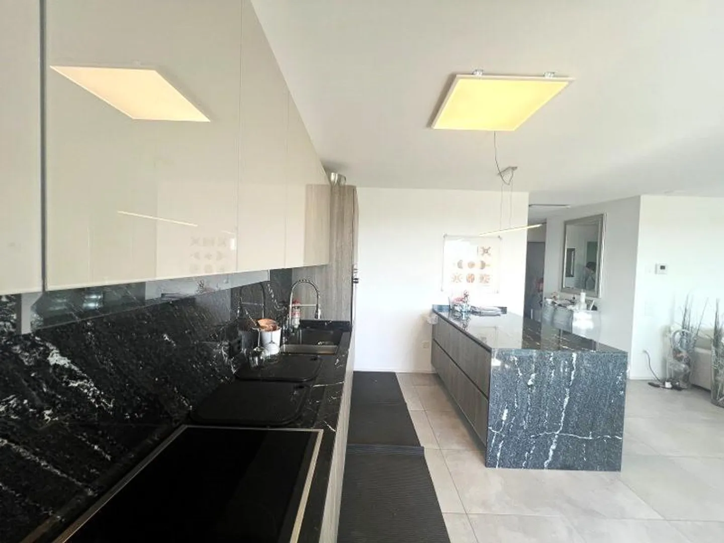 Appartement moderne de 4,5 pièces dans un quartier résidentiel - Photo 6 sur 13