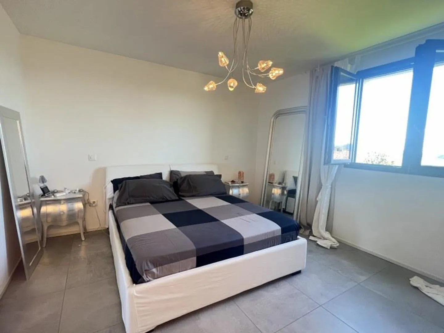 Appartement moderne de 4,5 pièces dans un quartier résidentiel - Photo 9 sur 13