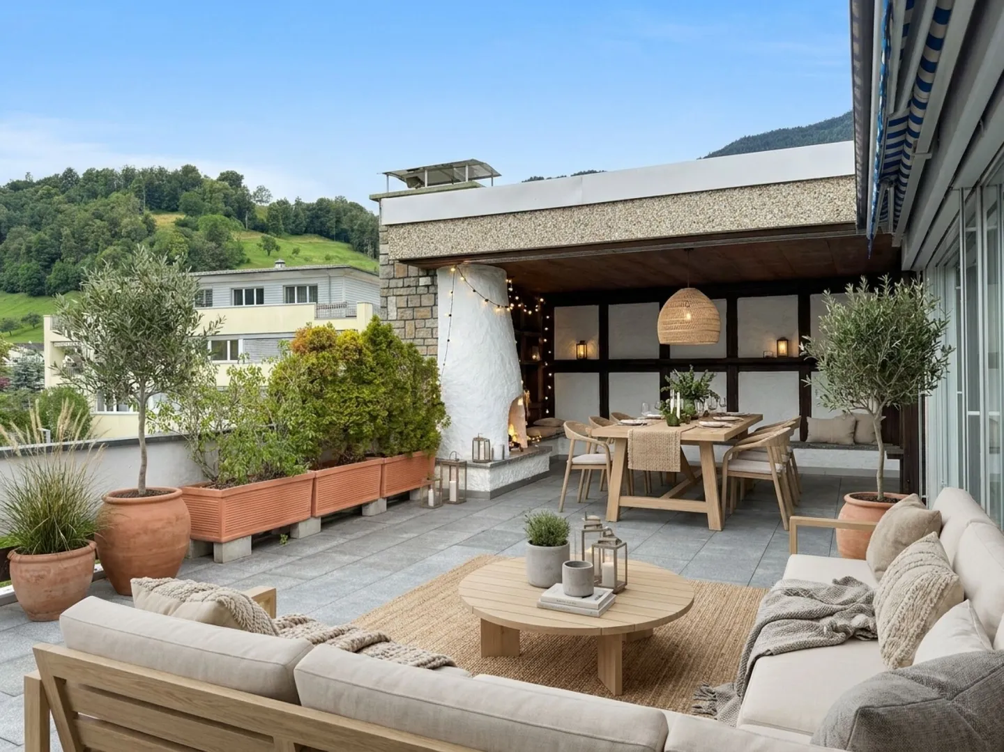 Ottimo appartamento attico con grande terrazza e vista panoramica - Foto 2 di 14