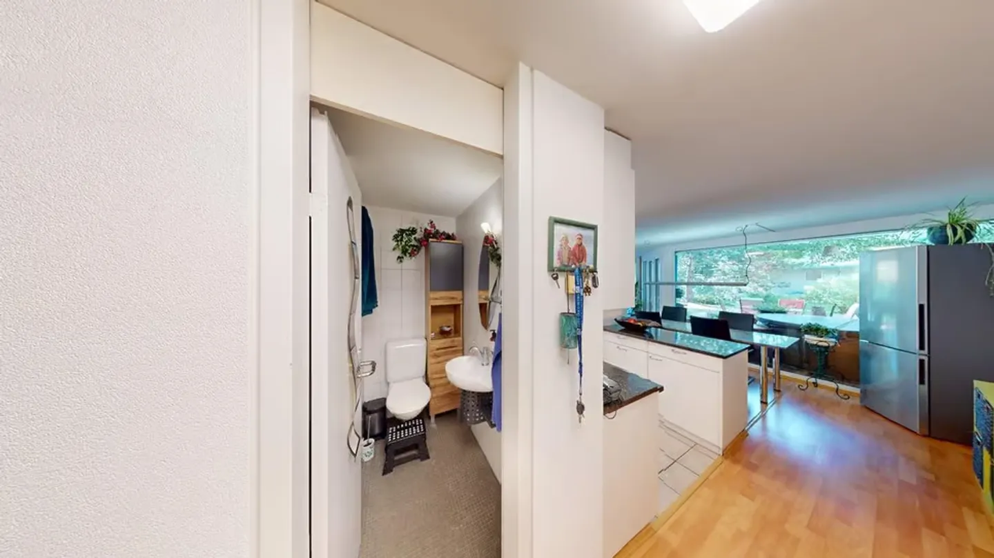 Spacious 5.5-room garden apartment including parking space and workshop - Photo 6 of 13