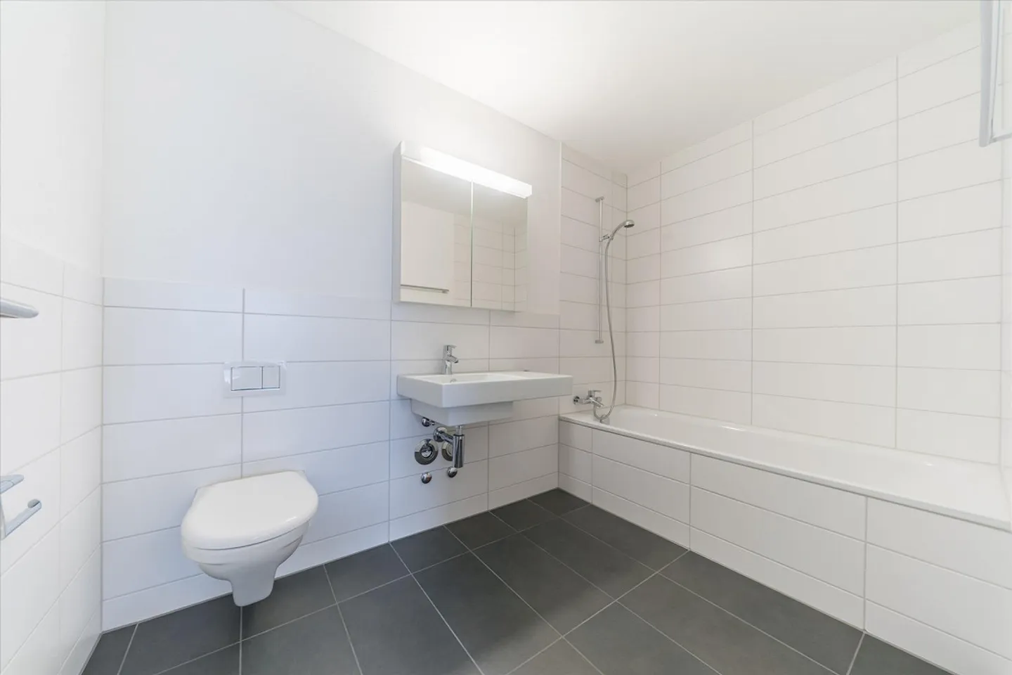 Appartamento ultramoderno direttamente alla stazione di Suhr - Foto 5 di 7