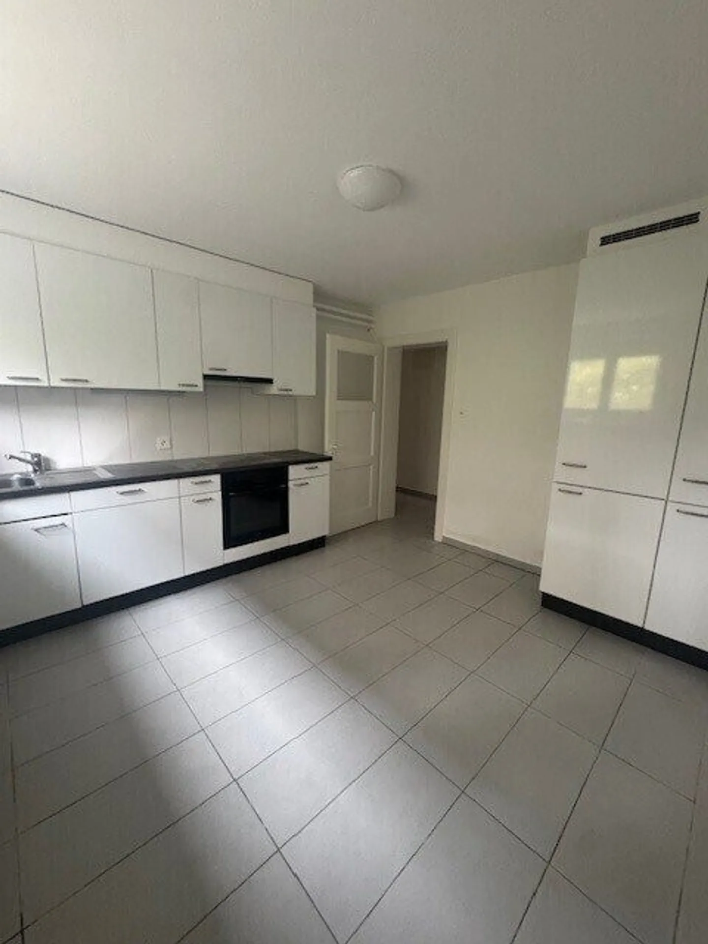 Charming Apartment in Fribourg - Photo 2 of 4