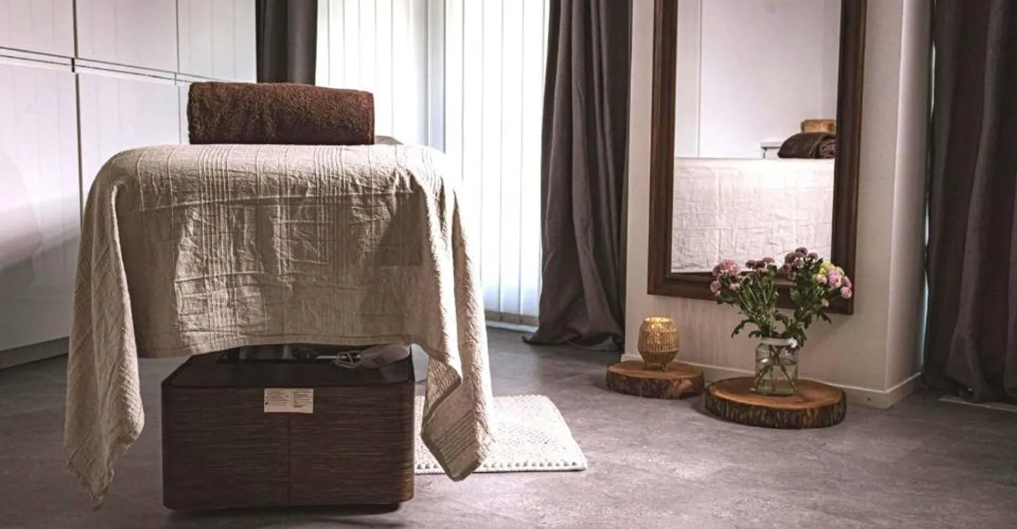 Wellness Cabin Rental in Vésenaz - Photo 1 of 6