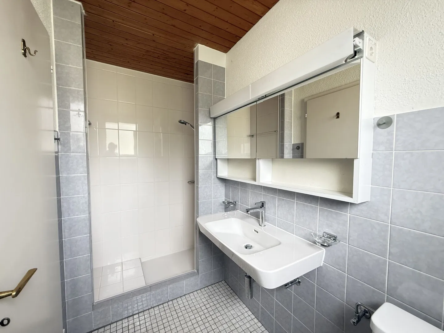 Ottimo appartamento attico con grande terrazza e vista panoramica - Foto 11 di 14