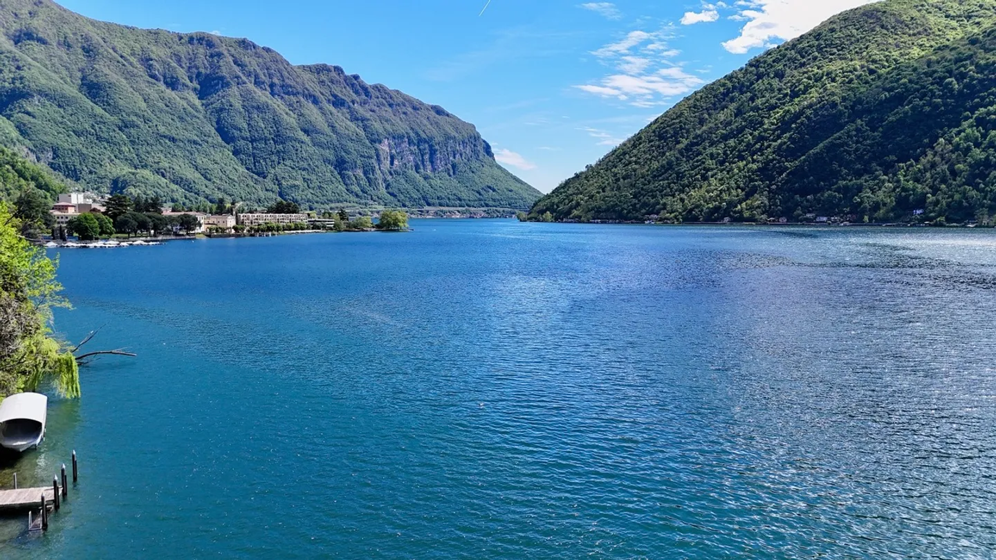 Villa sul lago con darsena privata - Foto 8 di 10