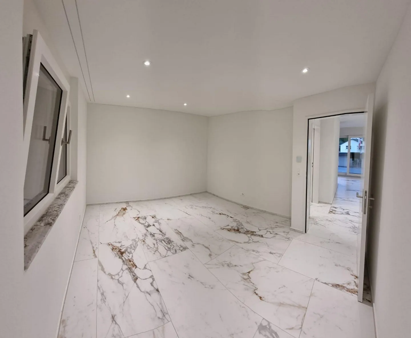 Appartamento moderno di 3,5 stanze - Foto 3 di 12