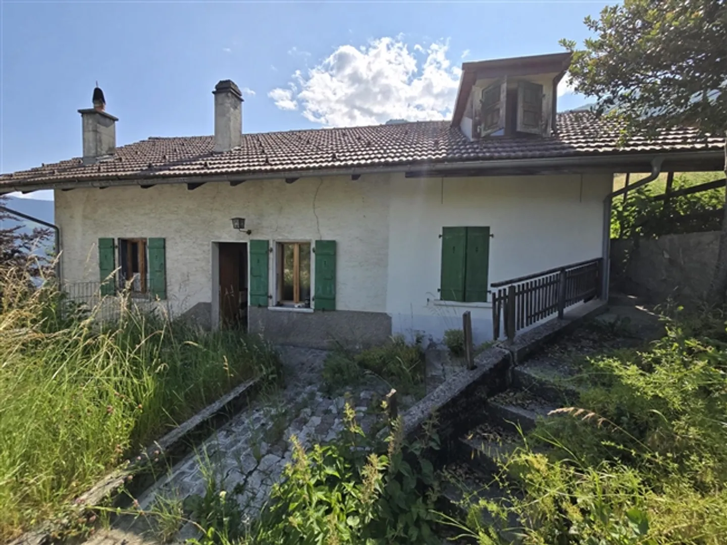 Casa bifamiliare con 3,5 stanze / Giardino, posti auto, Carnotzet e box garage - Foto 6 di 10