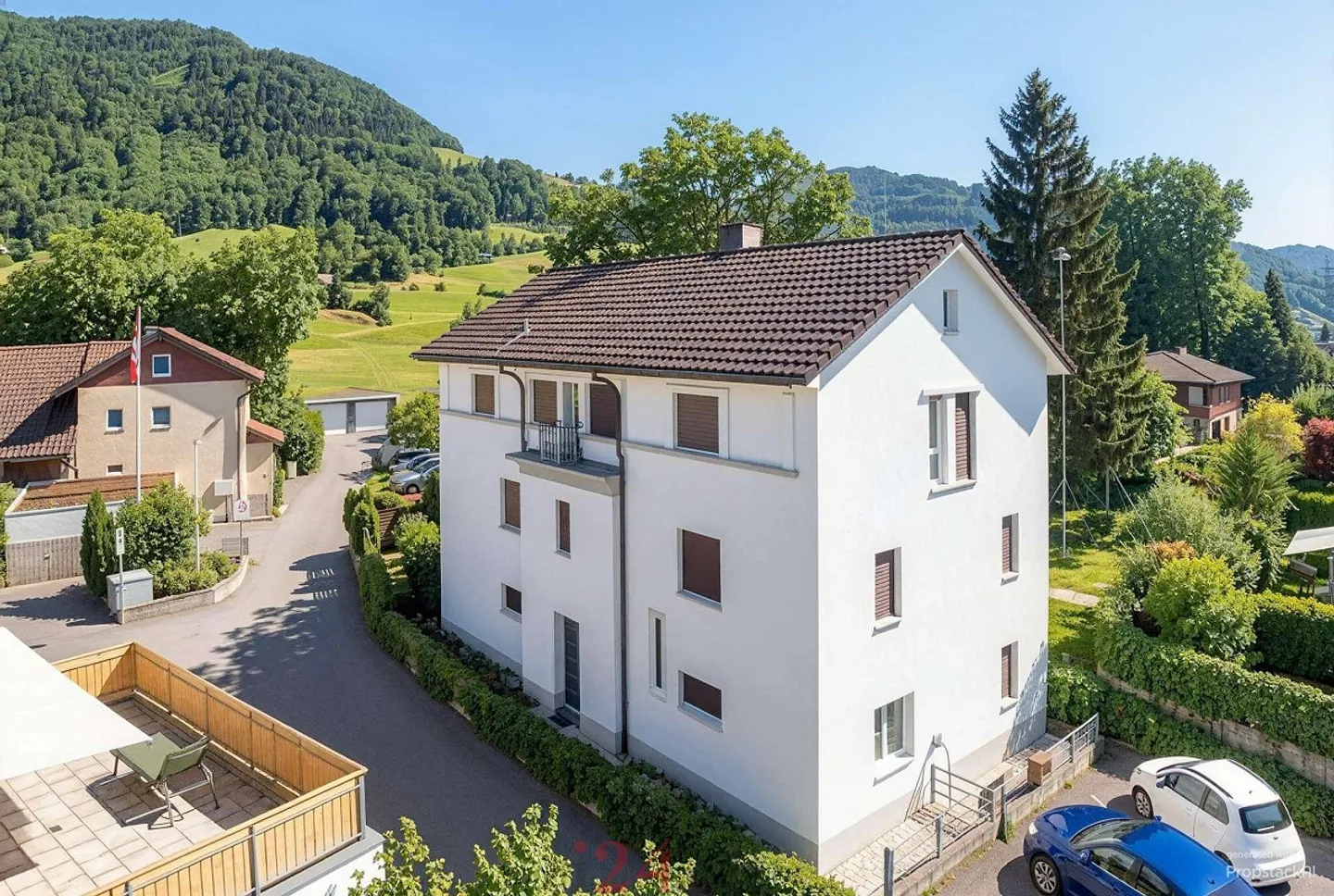 Mehrfamilienhaus mit drei Wohneinheiten im Familienfreundlichem Qua... - Foto 1 von 22